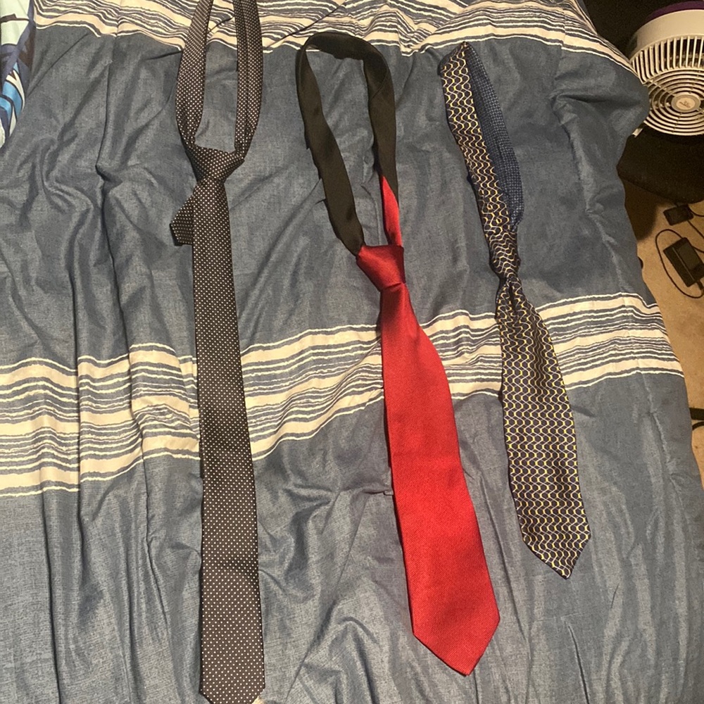 3 for $8 men’s pre tied ties
